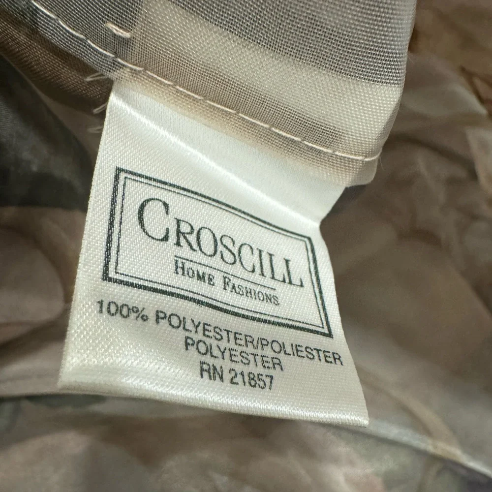 Croscill chambord cassis